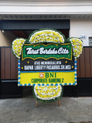 Papan Bunga Duka di Mangoli Timur